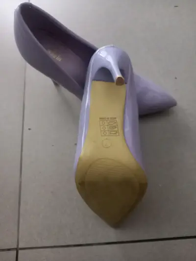 Zapatos de tacón alto color lila - miniatura 2