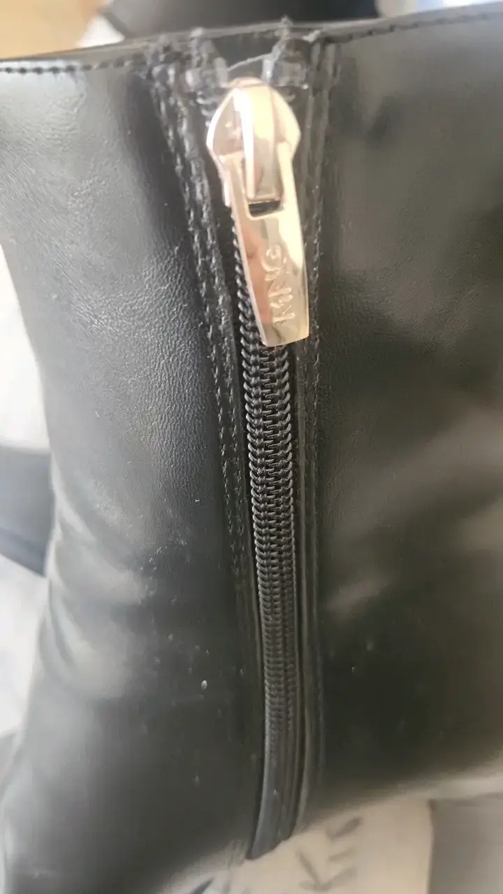 Botines de cuero negro con tacón alto - 3