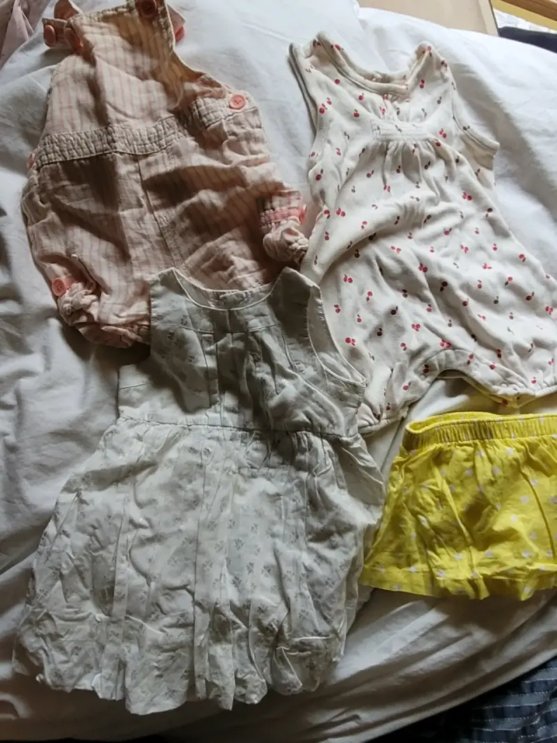 Conjunto de ropa para bebé niña en varios colores - 1