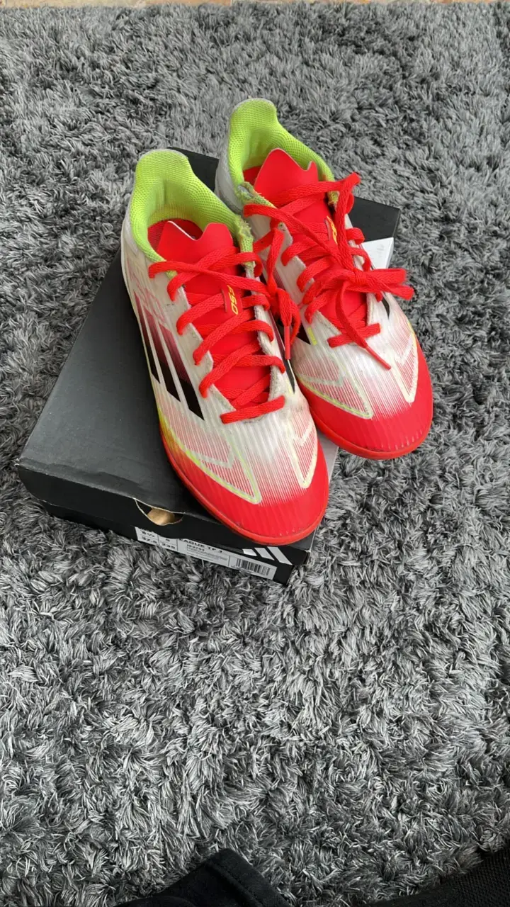 F50 League Tf Jr Talla 37,5/23,5CM - 4