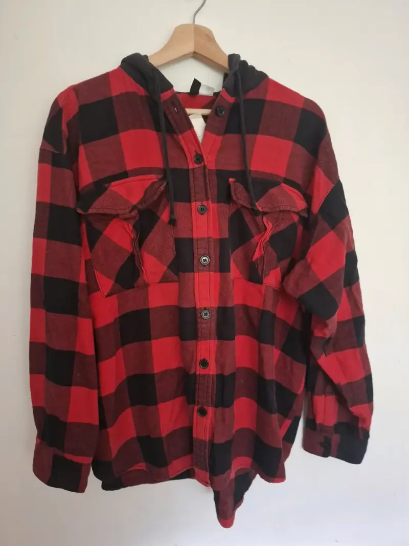 Camisa de franela a cuadros roja y negra - 3