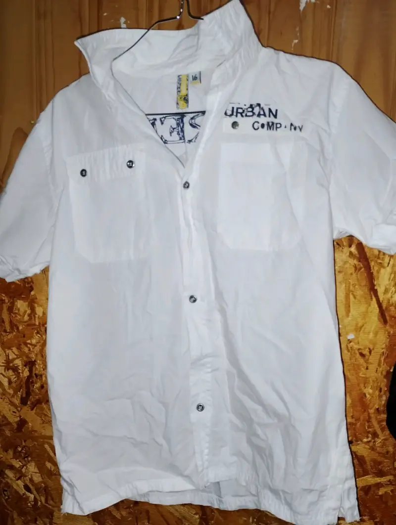 Camisa blanca estilo urbano para hombre - 2