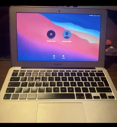 MacBook Air 11 pulgadas Early 2014 en buen estado - miniatura 1