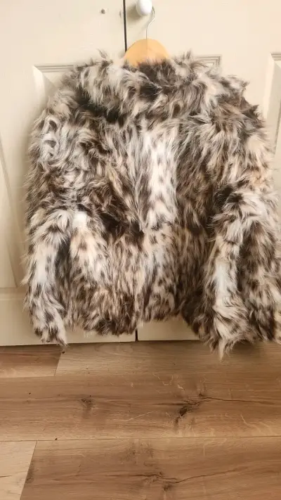 Chaqueta de piel sintética estampado animal para mujer - miniatura 4