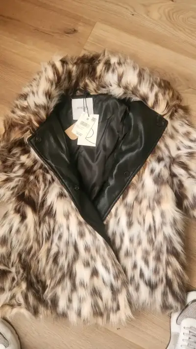 Chaqueta de piel sintética estampado animal para mujer - miniatura 6