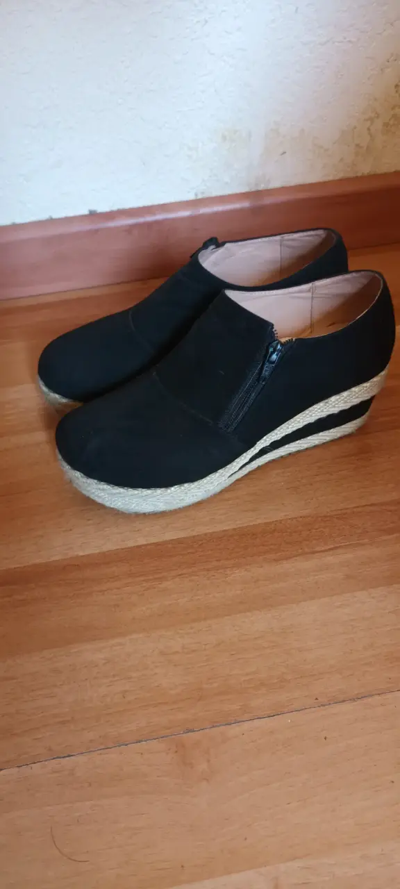 Zapatos de cuña negros con cierre lateral - 1