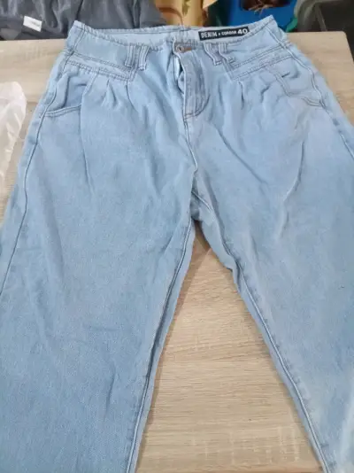 Jeans de mezclilla azul claro para mujer  talla 40 - miniatura 2