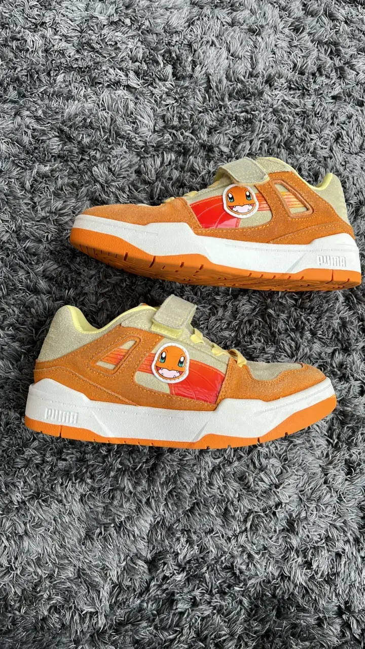 Zapatilla Puma x Pokemon Charizard Talla 35/21,5CM