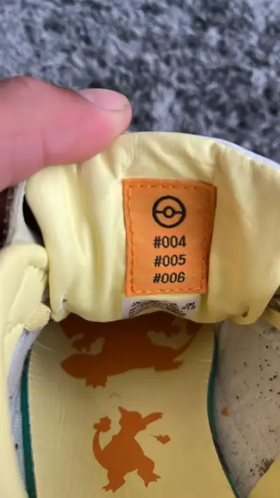 Zapatilla Puma x Pokemon Charizard Talla 35/21,5CM - miniatura 5