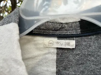 Camisa niño a cuadros talla 16 marca Urb - miniatura 3