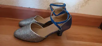 Zapatos de baile brillantes con tacón azul - miniatura 3