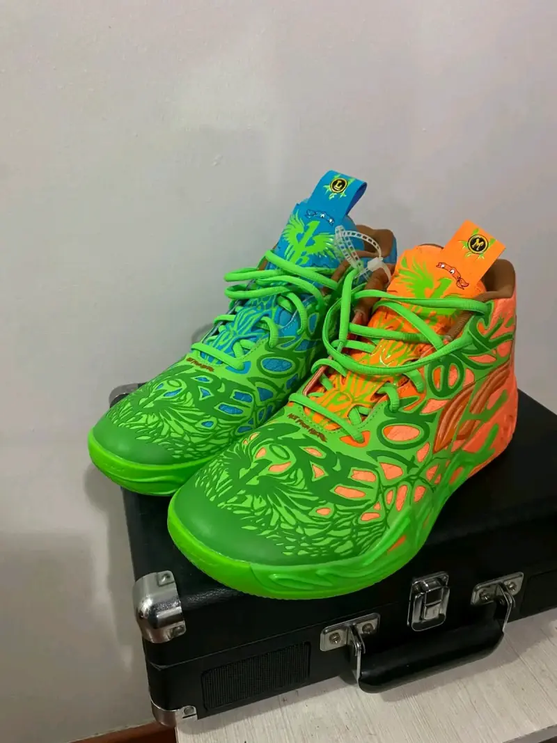 Zapatillas deportivas . Lamelo ball originales. - 3