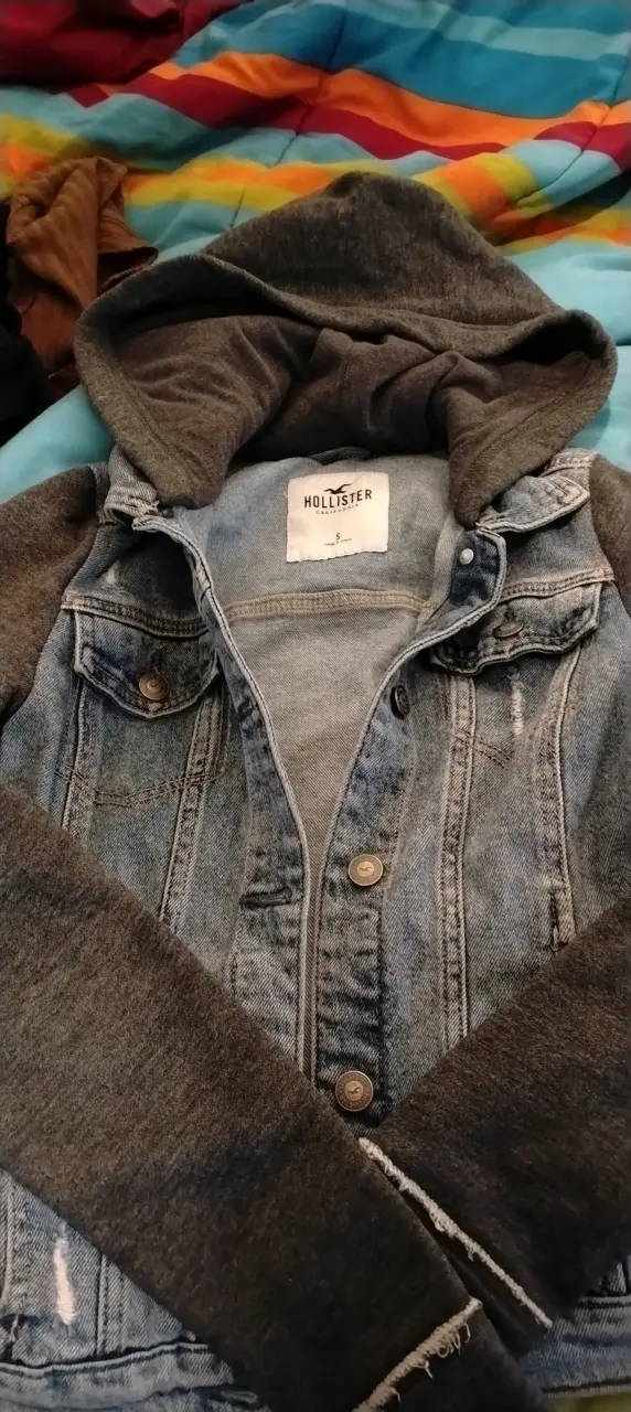 Chaqueta de mezclilla con capucha Hollister