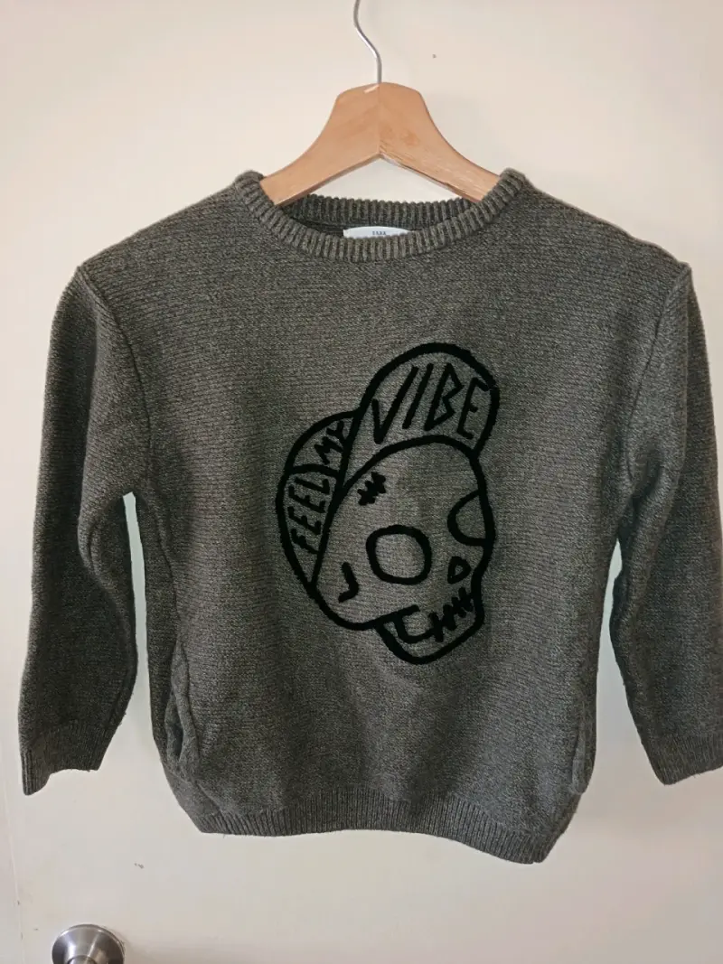 Suéter gris con diseño de calavera para niños Zara - 1