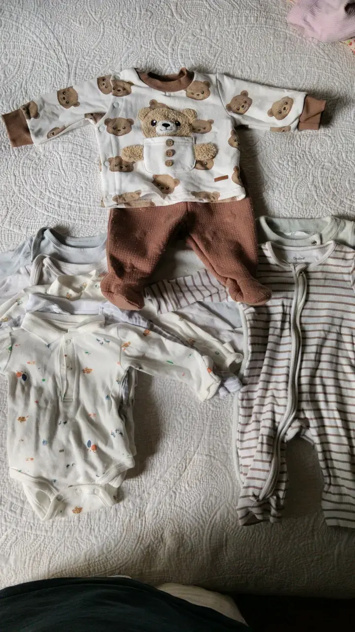 Lote ropa bebe 0-3 meses. Bodies, pijamas, conjunt - 1