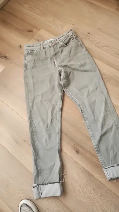 Pantalones grises Zara para mujer - miniatura 1