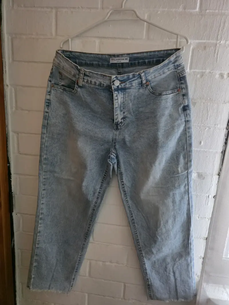 Jeans de mezclilla azul claro talla 44