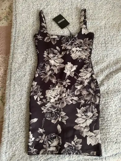 Vestido floral ajustado sin mangas Missguided - miniatura 1