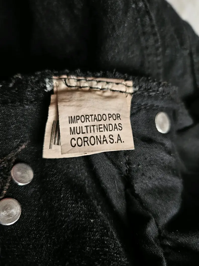 Falda de mezclilla negra con bordado floral - 5