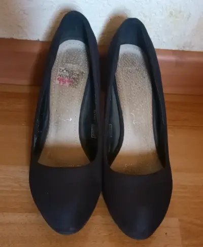 Zapatos de tacón negros para mujer - miniatura 1