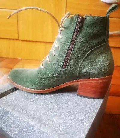 Botines de gamuza verde con cierre lateral - miniatura 1