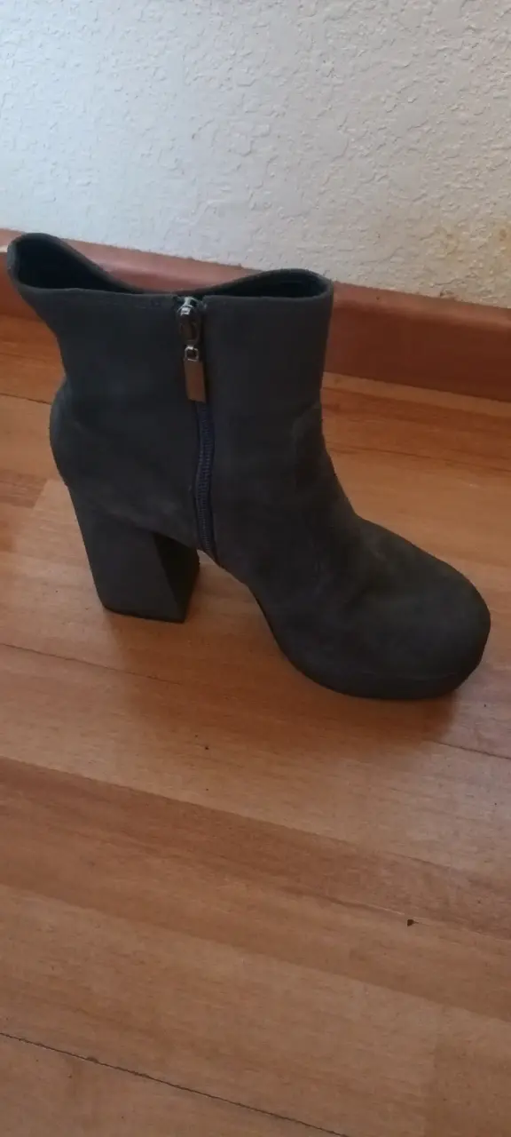 Botines de gamuza gris con tacón alto - 3