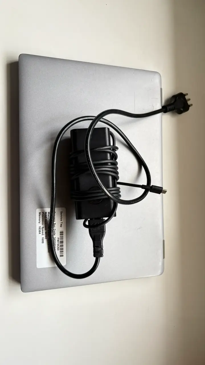 Laptop Dell Latitude 5330 con Intel Core i5 - 6