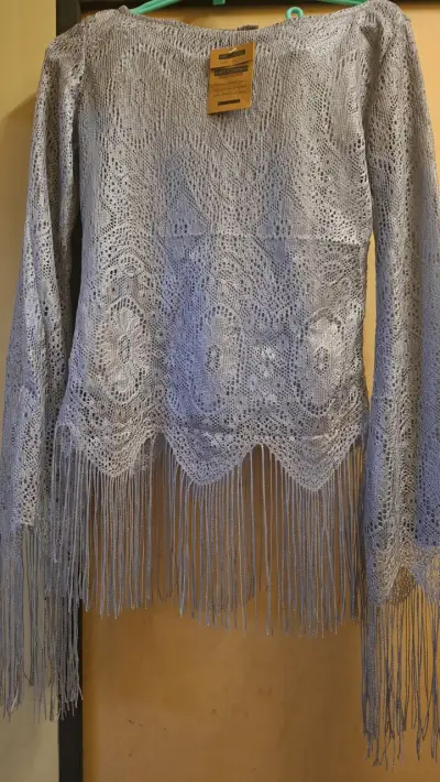 Blusa de encaje gris con flecos talla L - miniatura 3