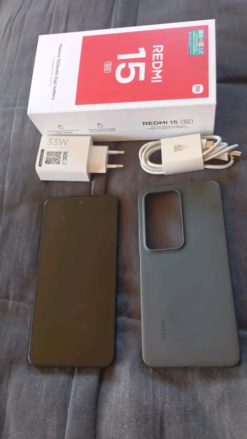 Smartphone Xiaomi Redmi 15 5G con cargador - 1