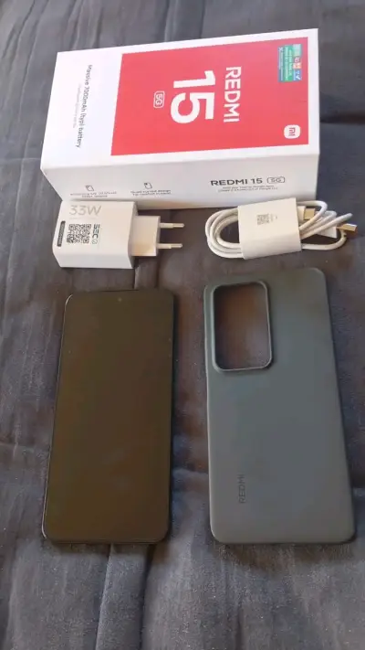 Smartphone Xiaomi Redmi 15 5G con cargador - miniatura 1
