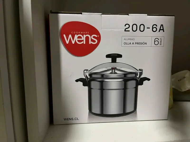 Olla a presión de aluminio Wens 6 litros