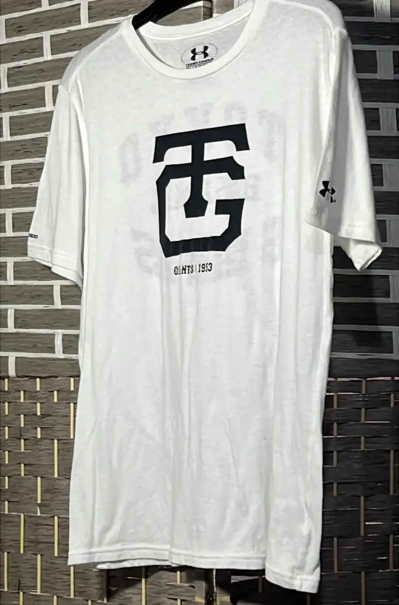Polera blanca Under Armour Giants 1913