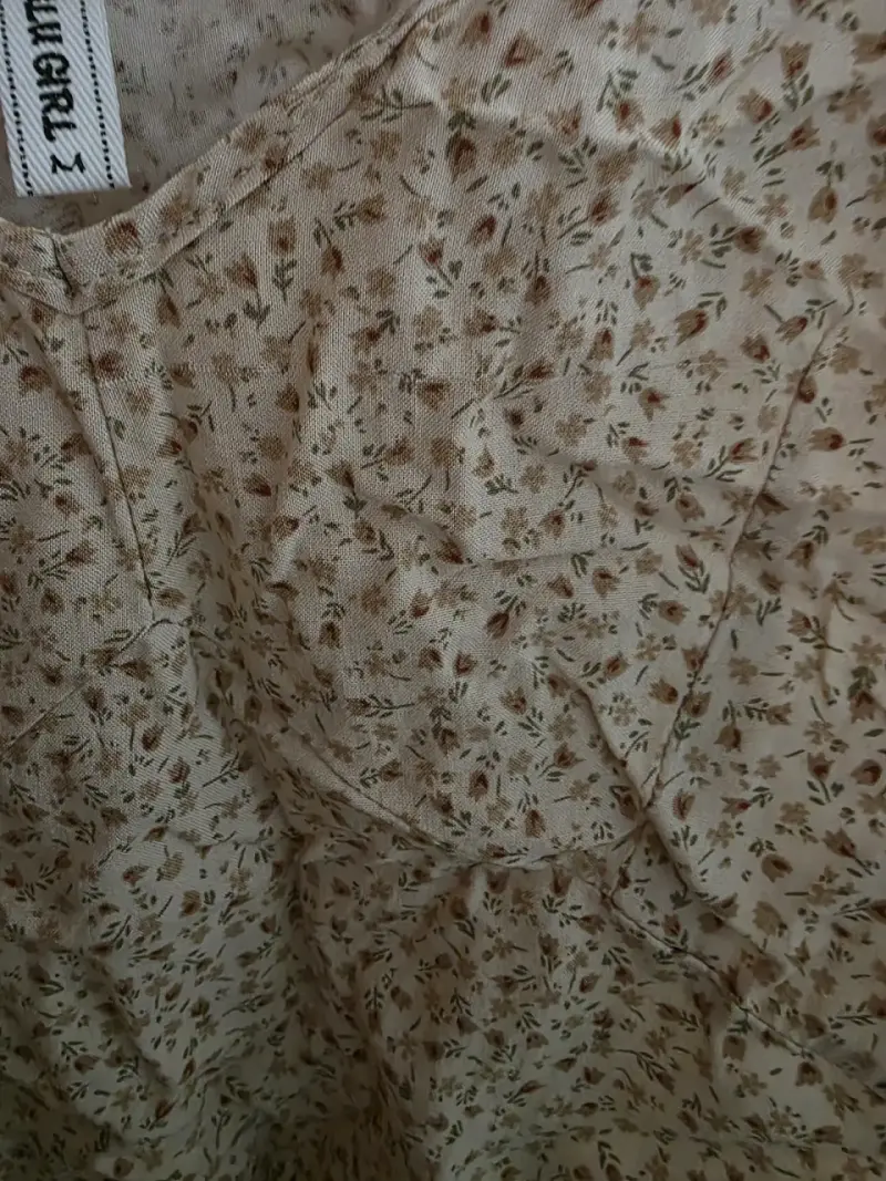Blusa de tirantes con estampado floral beige - 2