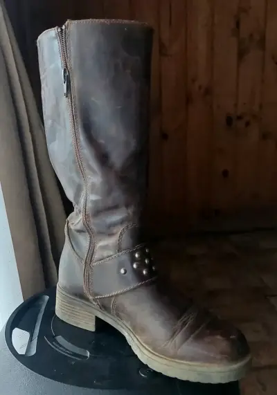 Botas de cuero marrón con hebilla - miniatura 1