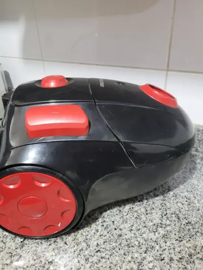 Aspiradora Black & Decker con accesorios - miniatura 1