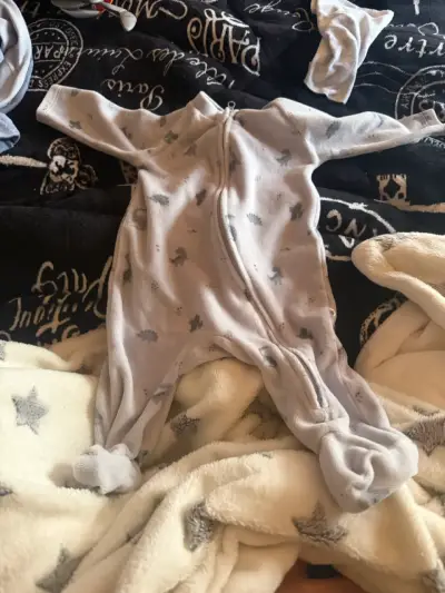 Enterito de bebé con estampado de dinosaurios - miniatura 1