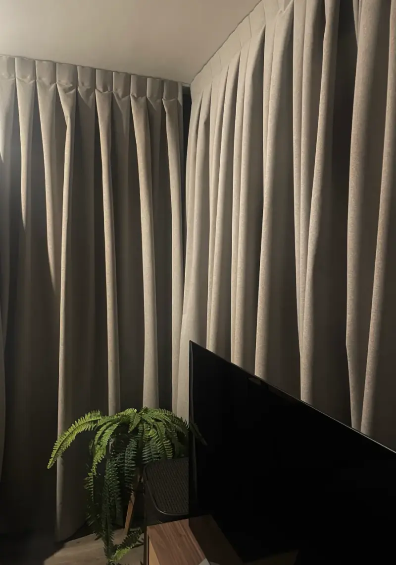 Cortinas blackout con riel - 1