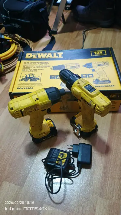 Kit de Taladro Inalámbrico DeWalt 12V con Cargador - miniatura 2