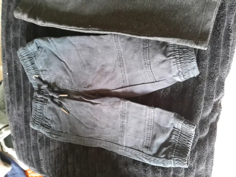 Lote de pantalones para niños en varios colores - 4