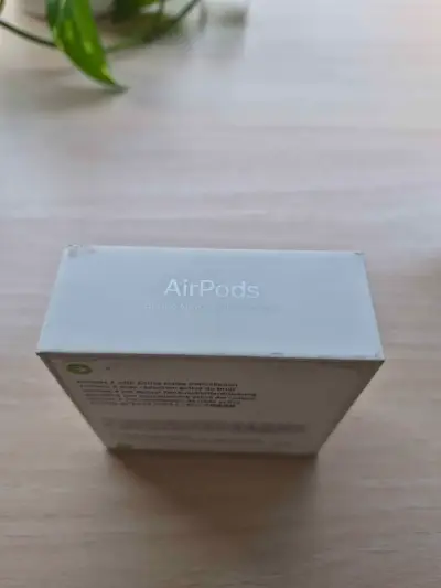 Apple AirPods 4 Generación con Cancelación de Rui - miniatura 2
