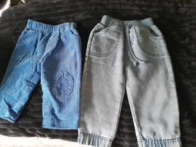 Pantalones para bebé en azul y gris - miniatura 1
