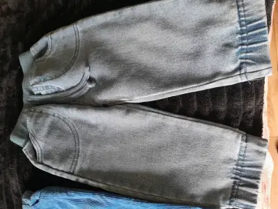 Pantalones para bebé en azul y gris - miniatura 3