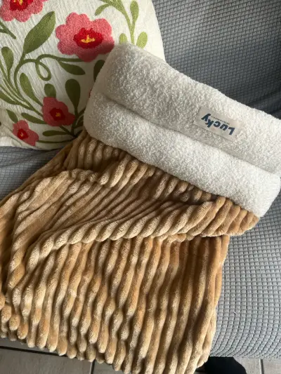Cama/saco para mascotas Lucky beige y blanca - miniatura 1
