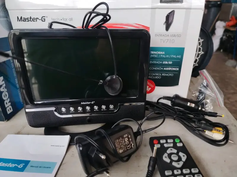 TV LCD 7'' Master-G con USB/SD y control remoto - 5