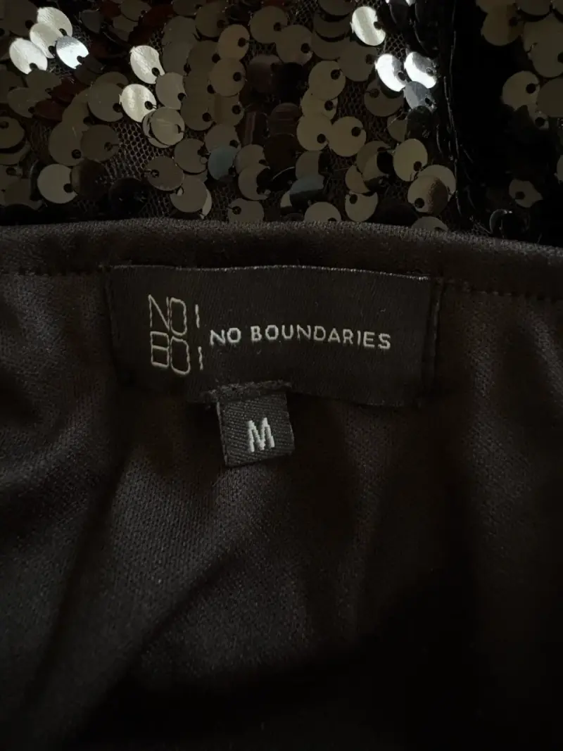 Falda corta de lentejuelas negras No Boundaries - 2
