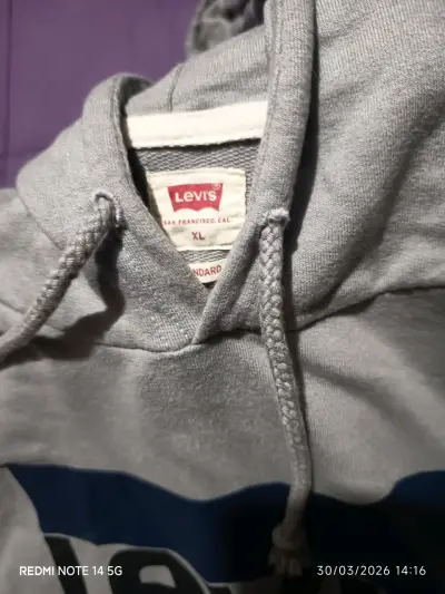 Polerón con capucha gris Levi's para hombre - miniatura 2