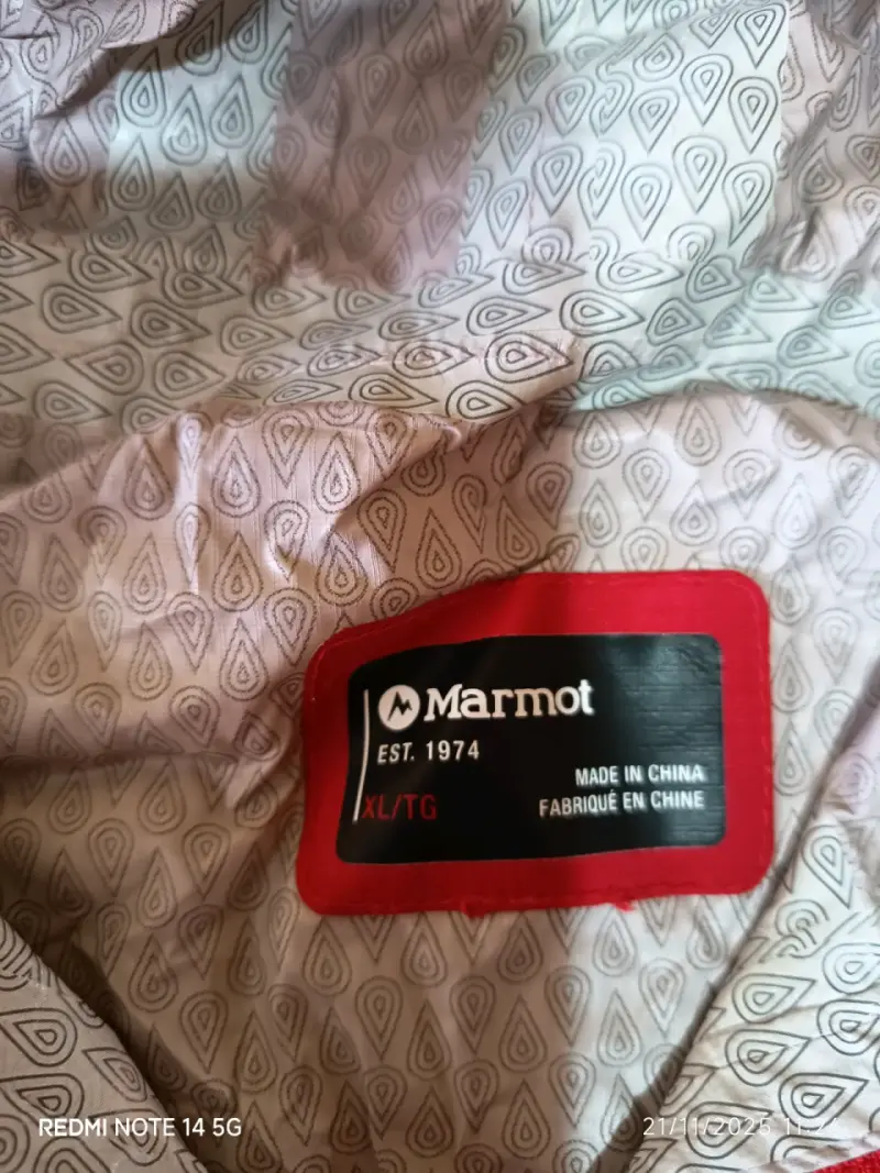 Chaqueta impermeable Marmot roja y amarilla - 2