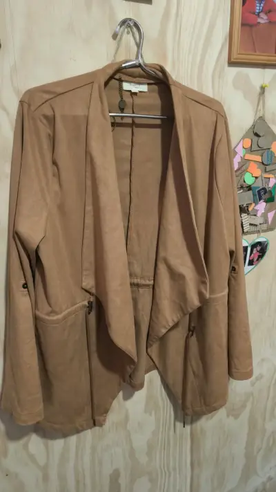 Ropa de mujer con 1 a 0 uso - miniatura 1