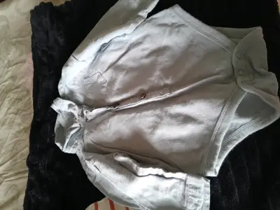 Camisa de bebé gris claro con botones - miniatura 1