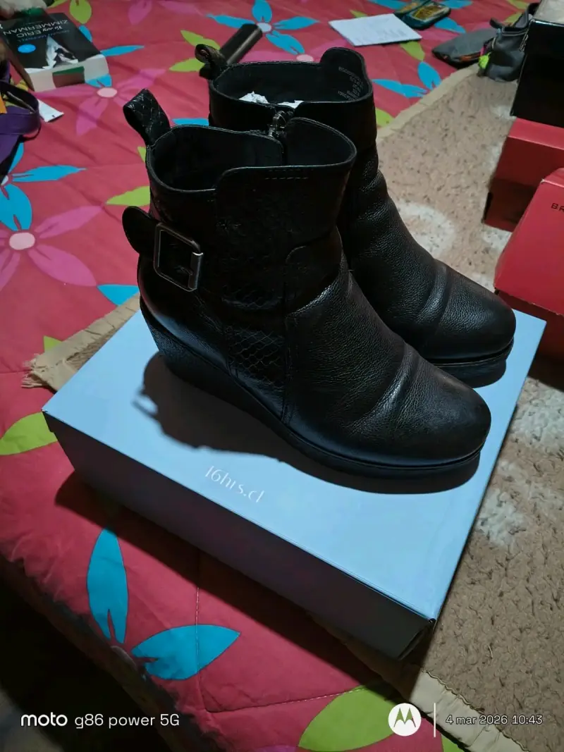 Botines de cuero negro con tacón alto - 2